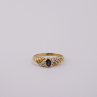 ring goud 9K met saffier en diamant