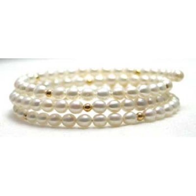 bracelet en perles d'eau douce avec de l'or