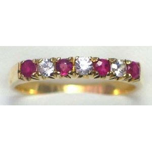 ring goud 9K met robijn en CZ