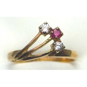 ring goud 9K met robijn en CZ