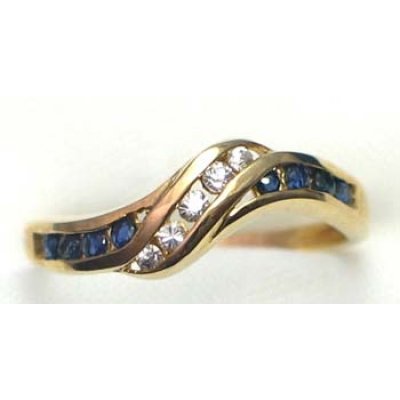 ring goud 9K met saffier en CZ