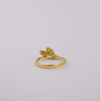 ring goud 9K met saffier en CZ